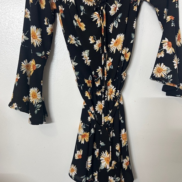 Rue21 Black Floral Sunflower Off‎ Shoulder Tie Waist Bell Sleeve Romper - Picture 1 of 3